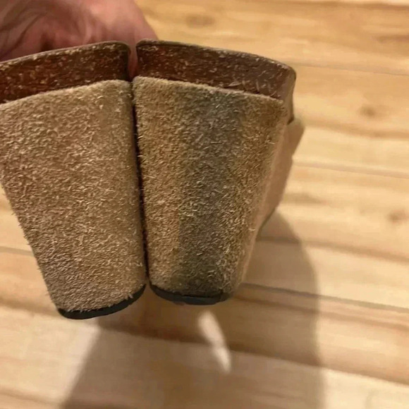 Donald pliner slip on wedges - Picture 6 of 8